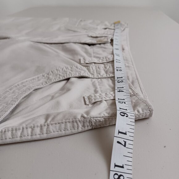 Izod Oatmeal Beige Cotton Low Rise Capri's - Picture 7 of 16